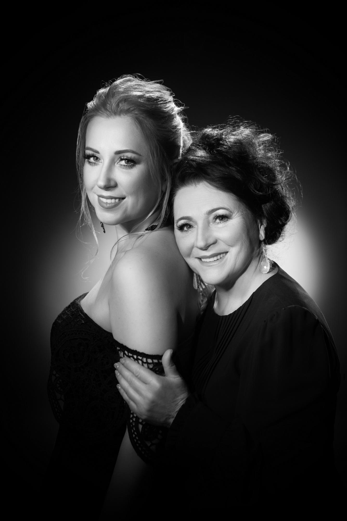 Маша Ефросинина и Ирма Витовская показались в неожиданных образах, в каких их еще не видели